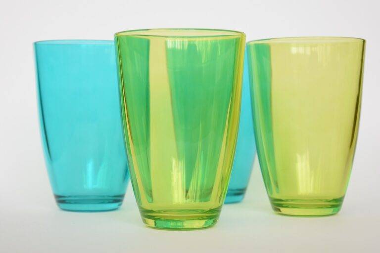 Urban Foraging: Discovering Wild Edibles in City Environments