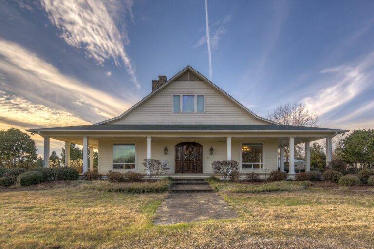 The Impact of Exterior Paint Colors on Home Value